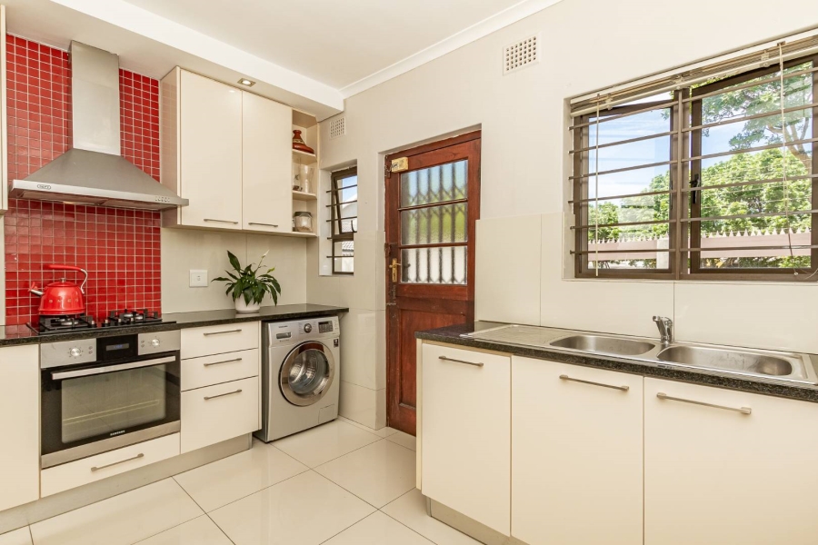To Let 3 Bedroom Property for Rent in Claremont Western Cape